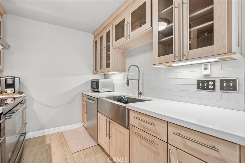 HEATED FLOORS -STAINLESS APPLIANCES INCLUDED - TURN-KEY READY - - photo 10