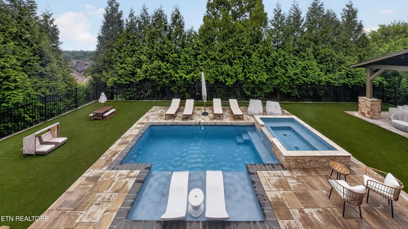 Located in coveted Jefferson Park, this traditional home with - photo 48