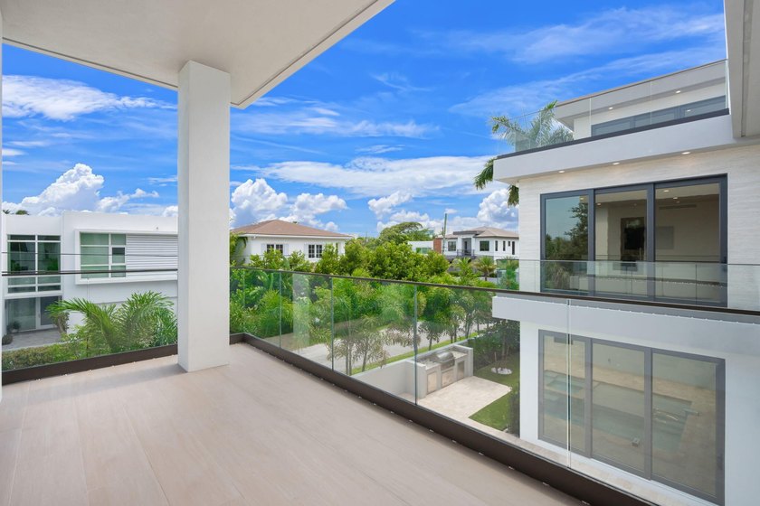 LIVE YOUR DREAM! RARE luxurious designed home on Corner Lot of - photo 24