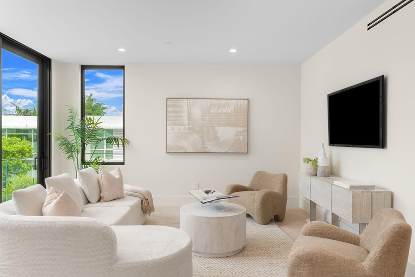 LIVE YOUR DREAM! RARE luxurious designed home on Corner Lot of - photo 32