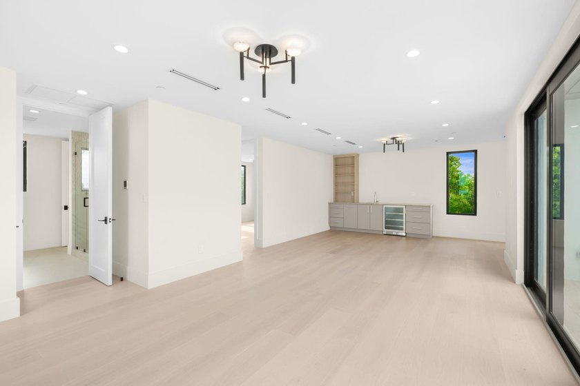 LIVE YOUR DREAM! RARE luxurious designed home on Corner Lot of - photo 46