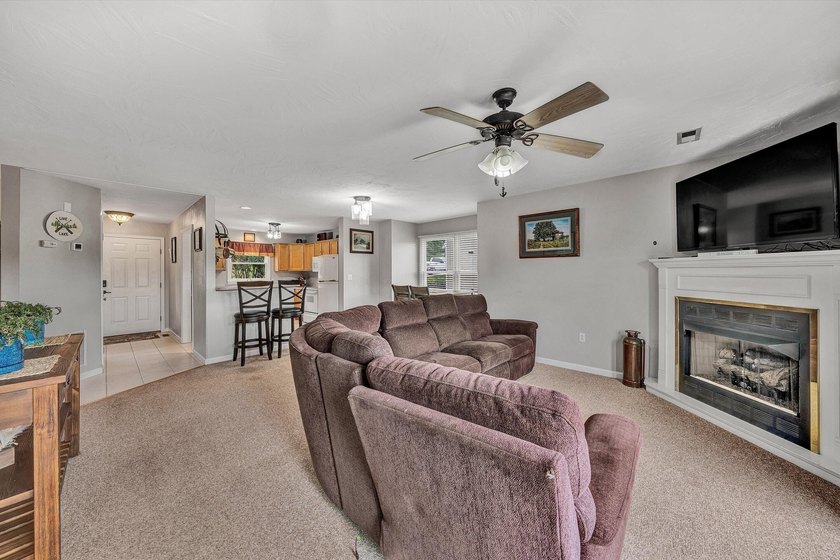 Enjoy Turn-Key Waterfront Living in Westlake Pointe. Mostly - photo 11
