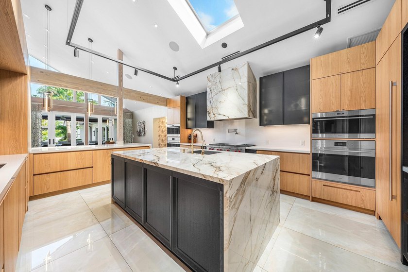 Contemporary Boca Raton Masterpiece with private 82-foot - photo 31
