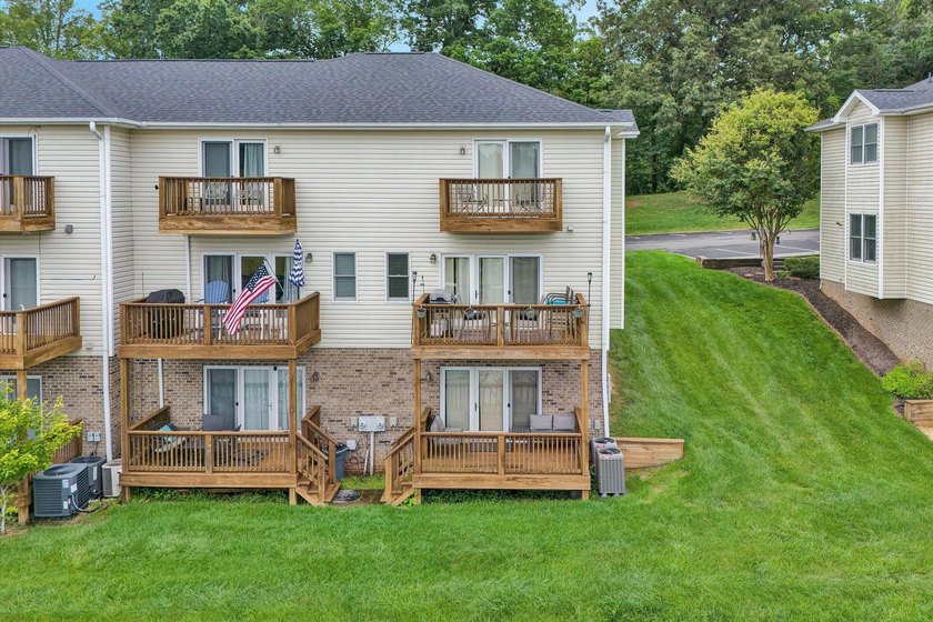 Enjoy Turn-Key Waterfront Living in Westlake Pointe. Mostly - photo 34