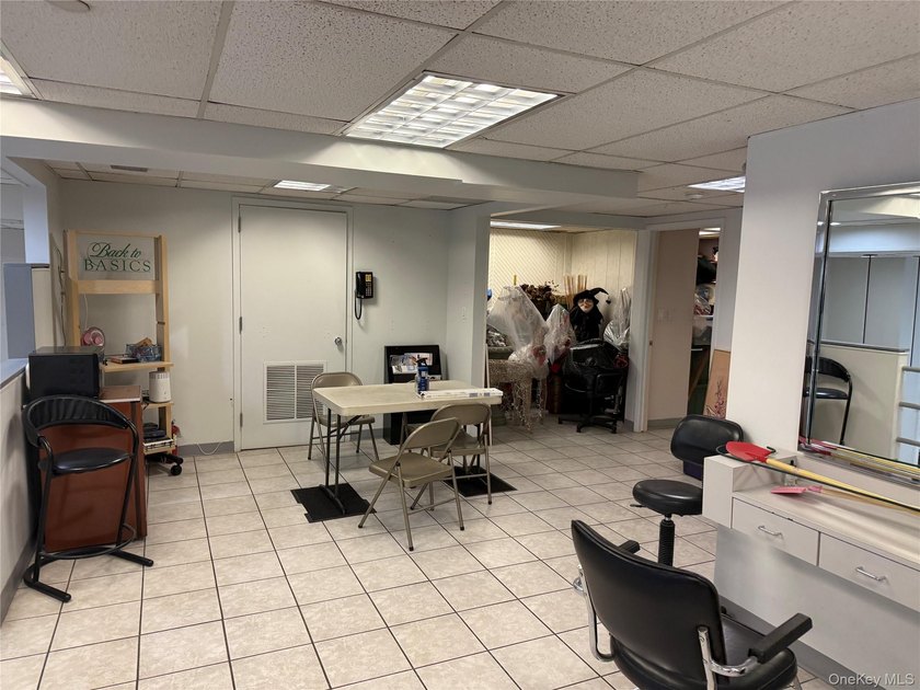 Established Salon Space - Prime Glen Cove Location Rare - photo 10