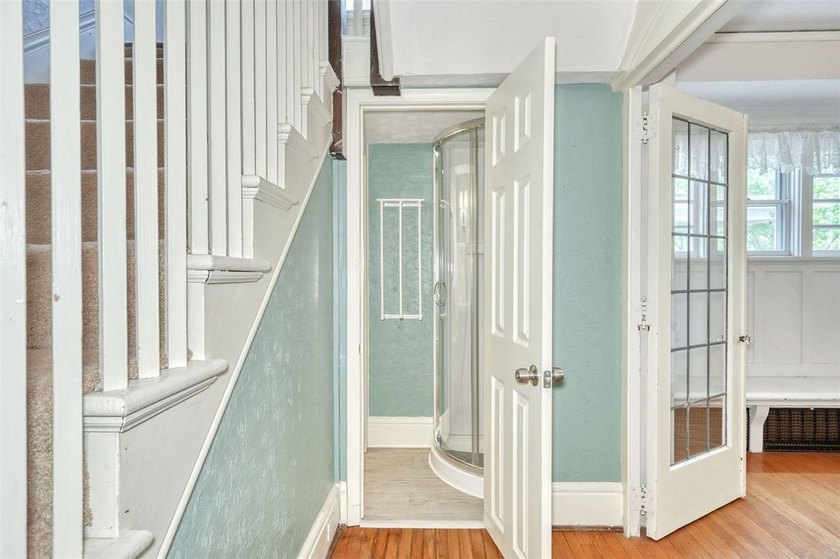 Welcome to Historic Seneca Parkway, also known as *Judges Row.* - photo 9