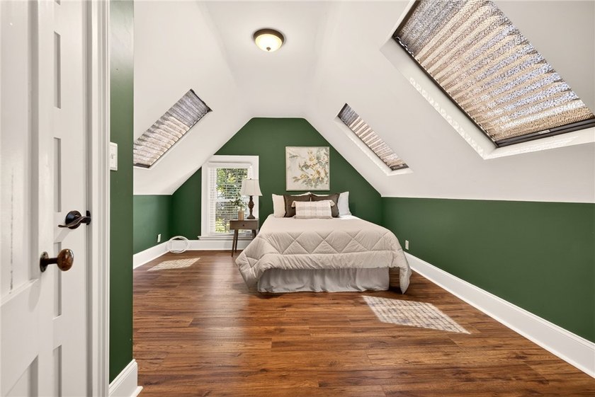 Welcome to this picture-perfect Colonial in the heart of the - photo 18
