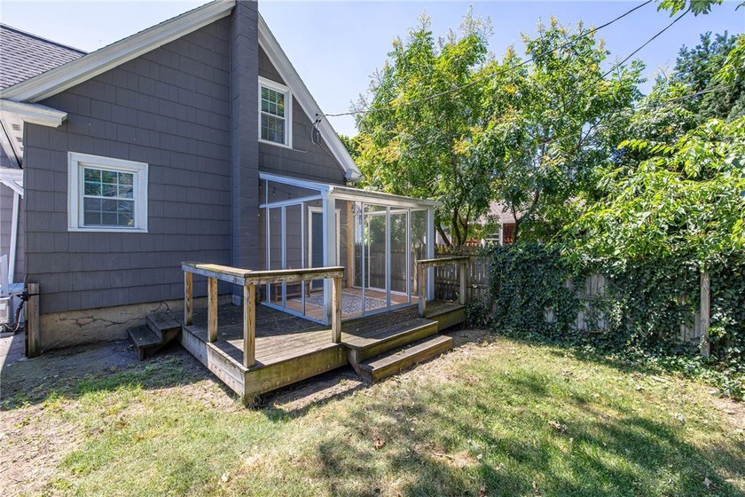 Welcome to this picture-perfect Colonial in the heart of the - photo 27