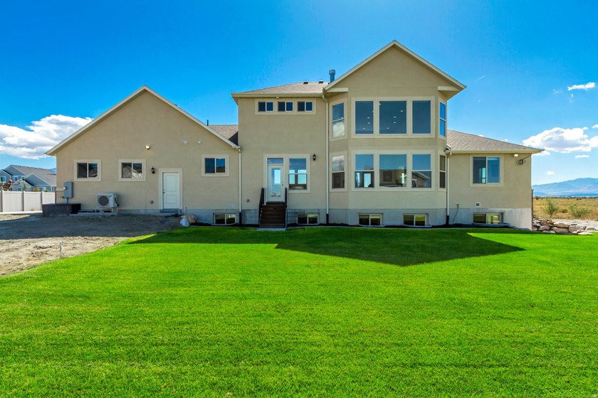 $50,000 PRICE REDUCTION!!! SELLER IS ALSO OFFERING $8,000 toward - photo 32