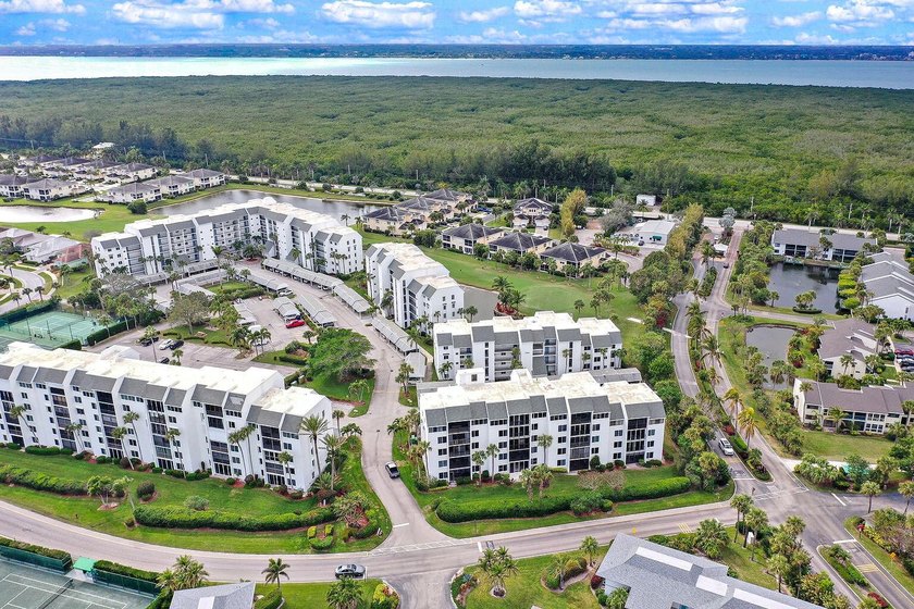 Fabulous ocean &amp; sunset views!! Beautiful 2-bedroom 2-bath - photo 33