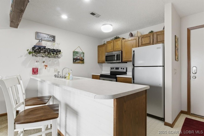 BACK ON THE MARKET!! NO FAULT OF SELLERS, BUYERS LENDING FELL - photo 3