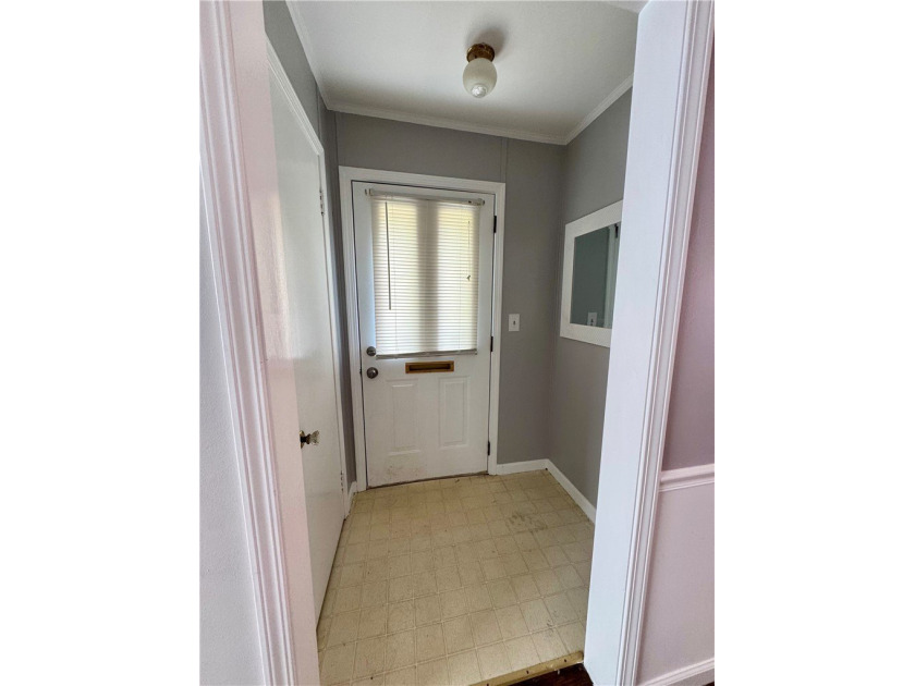 Welcome to 347 Stillwell Avenue, a charming Village of Kenmore - photo 11