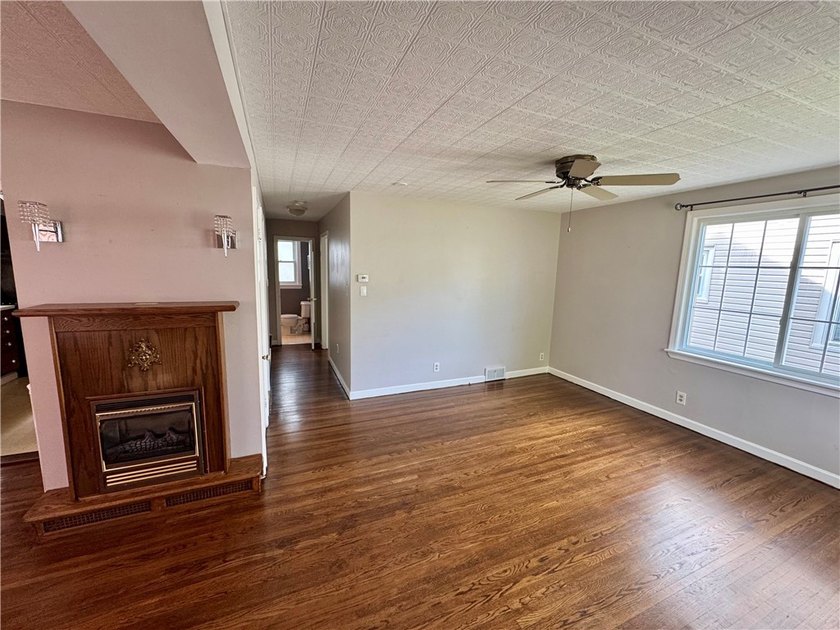 Welcome to 347 Stillwell Avenue, a charming Village of Kenmore - photo 15
