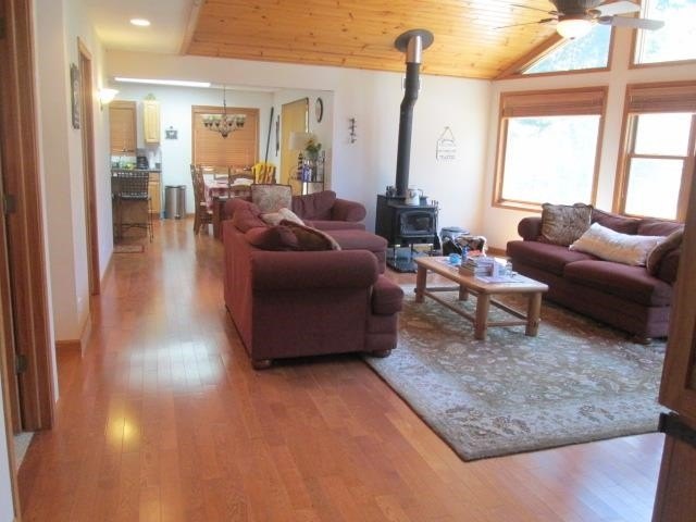 Escape to the beautiful lake view in this spacious 3 BR, 2 Bath - photo 18