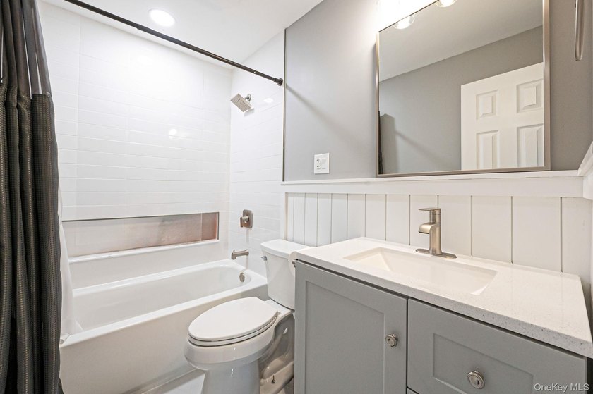 This is the kind of home that gives you options from the moment - photo 24