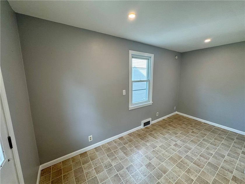 Welcome to 347 Stillwell Avenue, a charming Village of Kenmore - photo 27