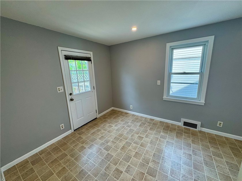 Welcome to 347 Stillwell Avenue, a charming Village of Kenmore - photo 28