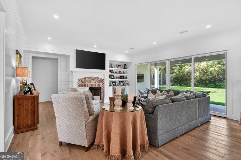 HOMES IN THIS EXCLUSIVE GATED NEIGHBORHOOD RARELY COME TO MARKET - photo 28
