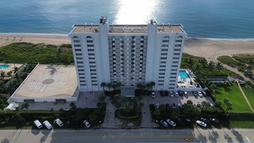 Direct oceanfront on the 14th floor of Three Thousand South- a - photo 28