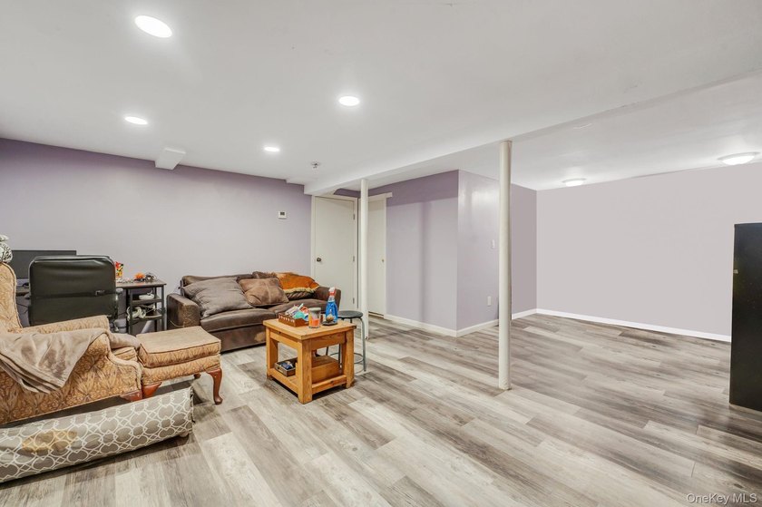 This is the kind of home that gives you options from the moment - photo 33