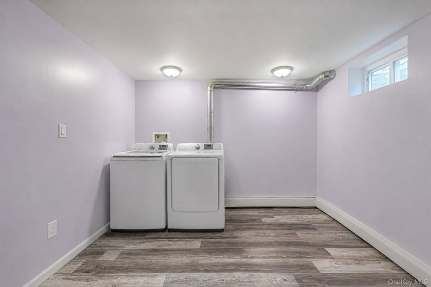 This is the kind of home that gives you options from the moment - photo 34