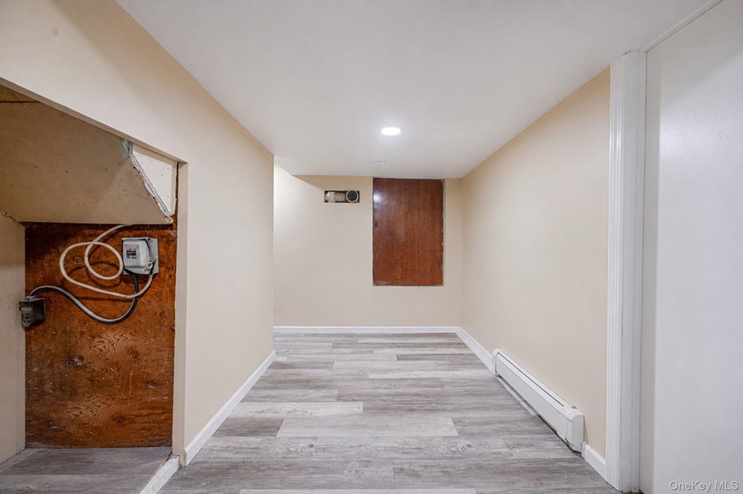 This is the kind of home that gives you options from the moment - photo 36