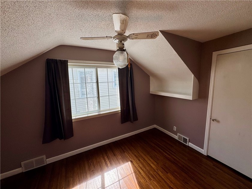 Welcome to 347 Stillwell Avenue, a charming Village of Kenmore - photo 37