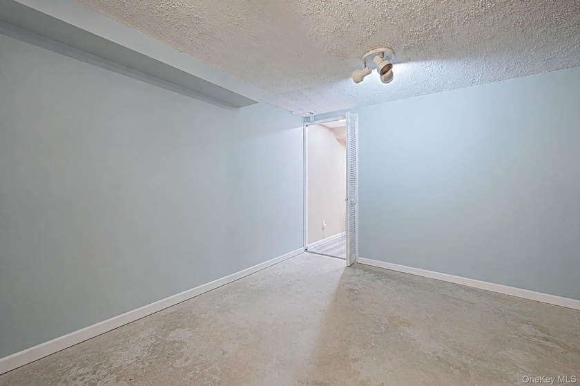 This is the kind of home that gives you options from the moment - photo 39