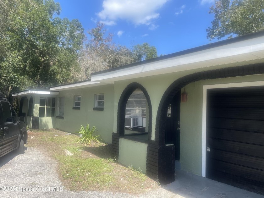 INVESTORS DREAM!!! 2 Spacious units in this beautifully updated - photo 5