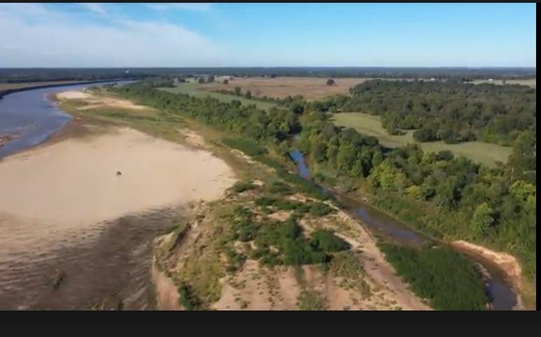 -172 Acres of Premier Oklahoma Riverfront with Lifetime Mining - photo 14
