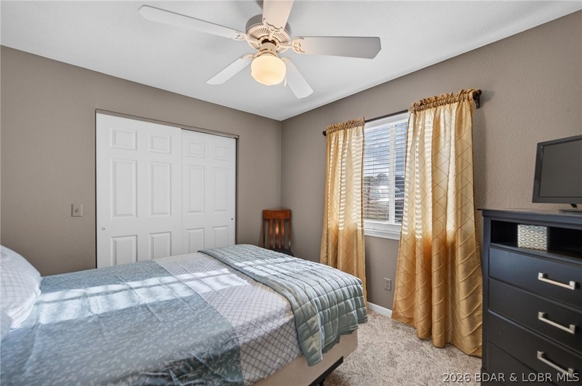You're in luck just listed 3 bedroom 2 bath walk-in end unit is - photo 20