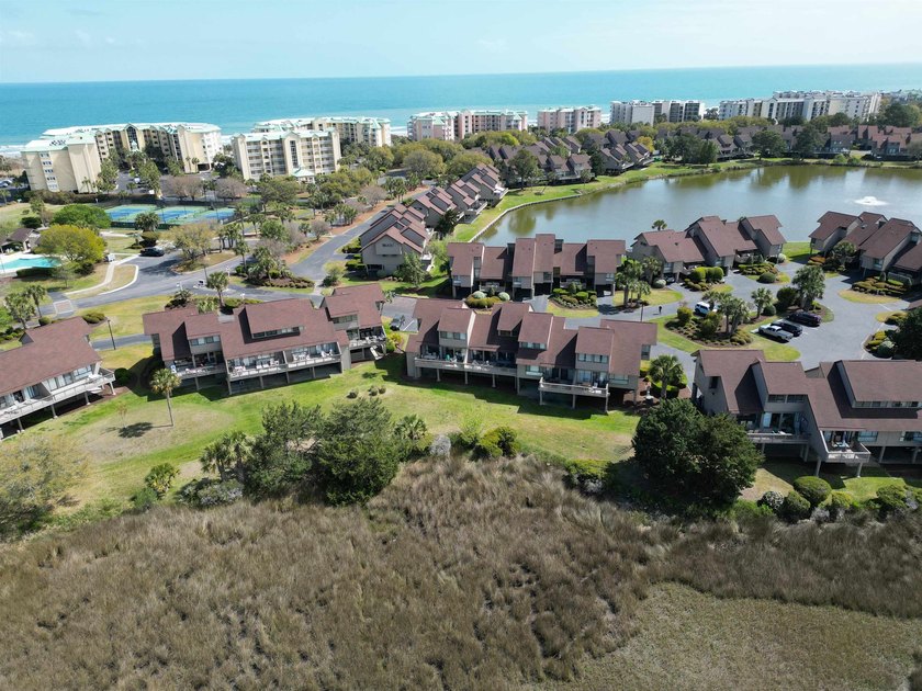 Heron Marsh Villa is a 3 bedroom, end unit villa at Litchfield - photo 27
