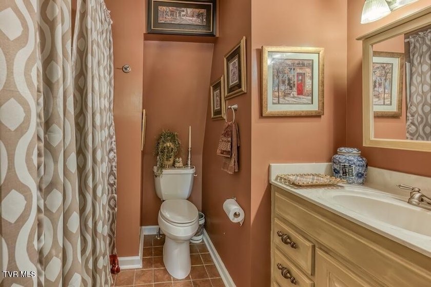 If you're looking for low-maintenance living in a great location - photo 31