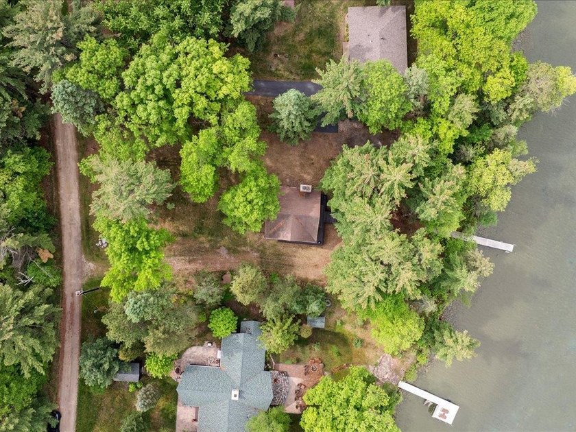 Welcome to classic lake life on highly sought-after Ten Mile - photo 2