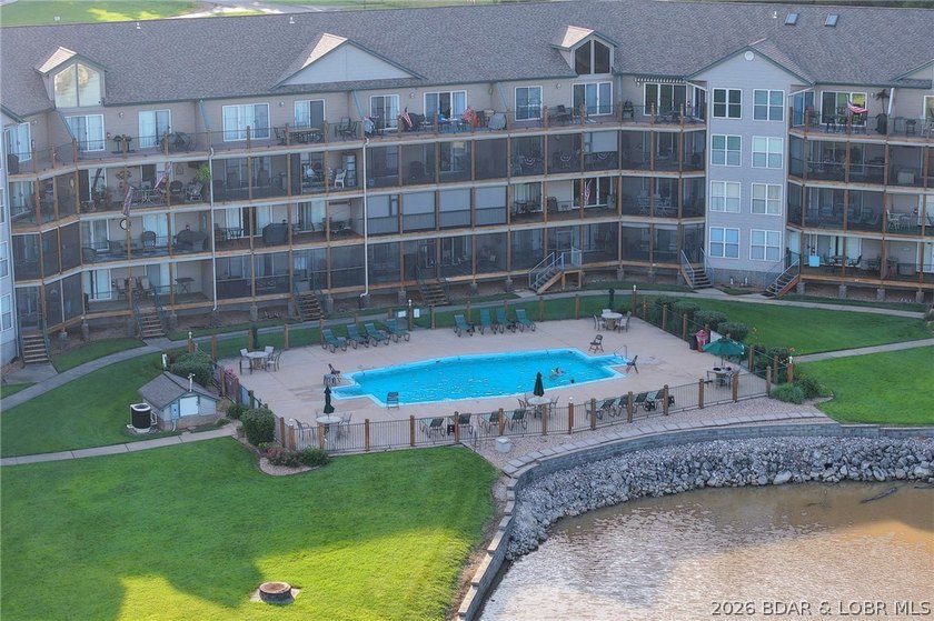 You're in luck just listed 3 bedroom 2 bath walk-in end unit is - photo 36