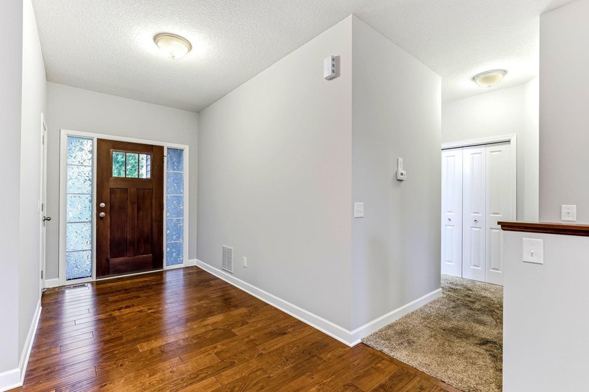 This beautifully maintained Prior Lake home features a spacious - photo 5