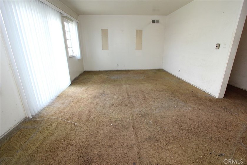 Probate Fixer Opportunity! This is a court-confirmation sale - photo 7