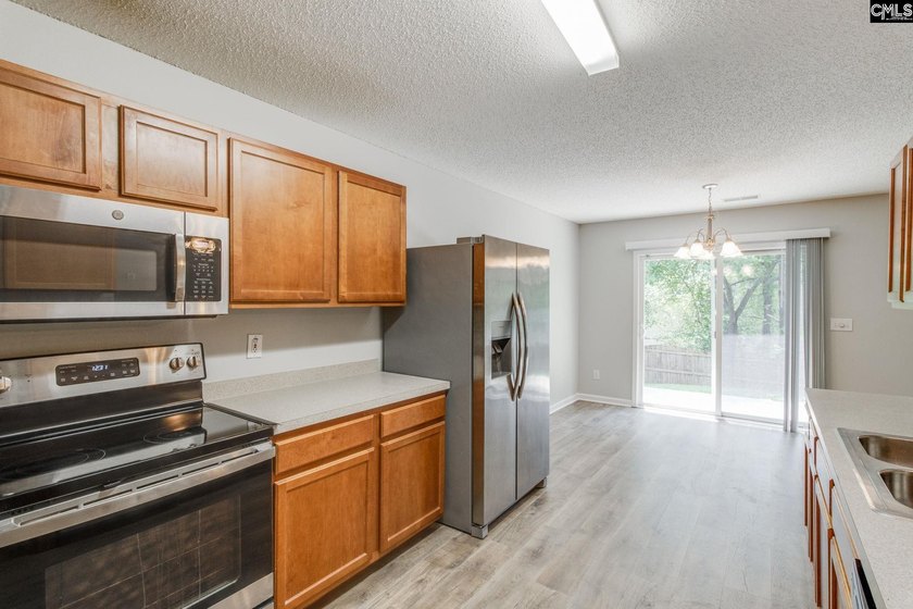 Welcome to this beautifully updated 5-bedroom, 3.5-bath home - photo 13