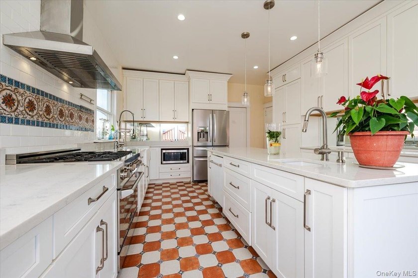 Motivated! OCEAN VIEW MINI ESTATE! ALL UPDATED, NEW PRICE and - photo 13