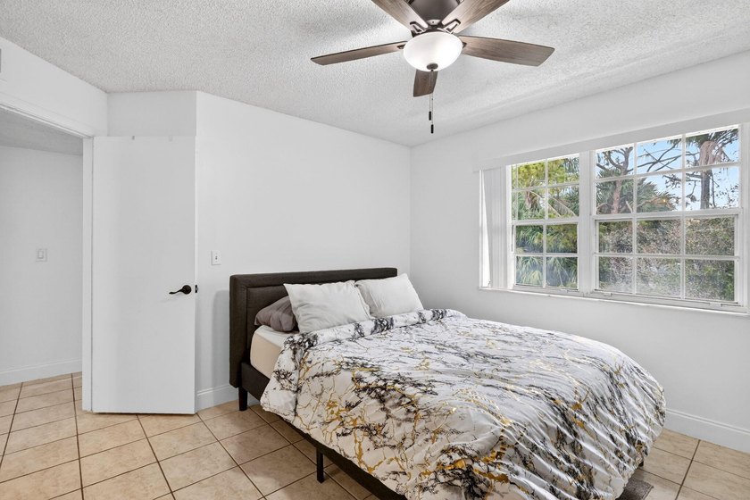 MOVE-IN ready condo just off US1 in a prime location near - photo 27