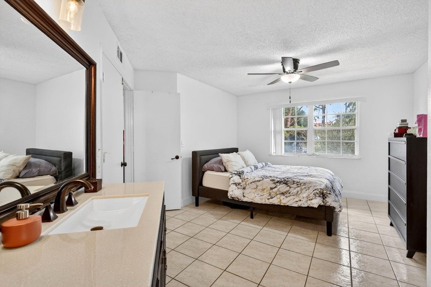MOVE-IN ready condo just off US1 in a prime location near - photo 28