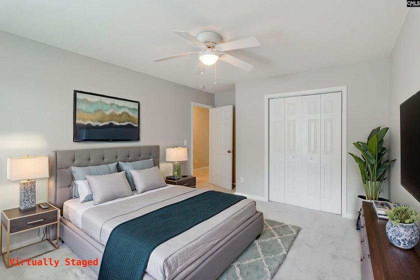 Welcome to this beautifully updated 5-bedroom, 3.5-bath home - photo 29