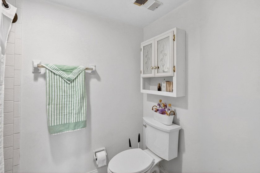 MOVE-IN ready condo just off US1 in a prime location near - photo 30