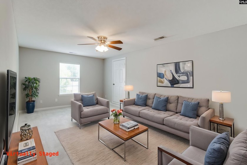 Welcome to this beautifully updated 5-bedroom, 3.5-bath home - photo 33