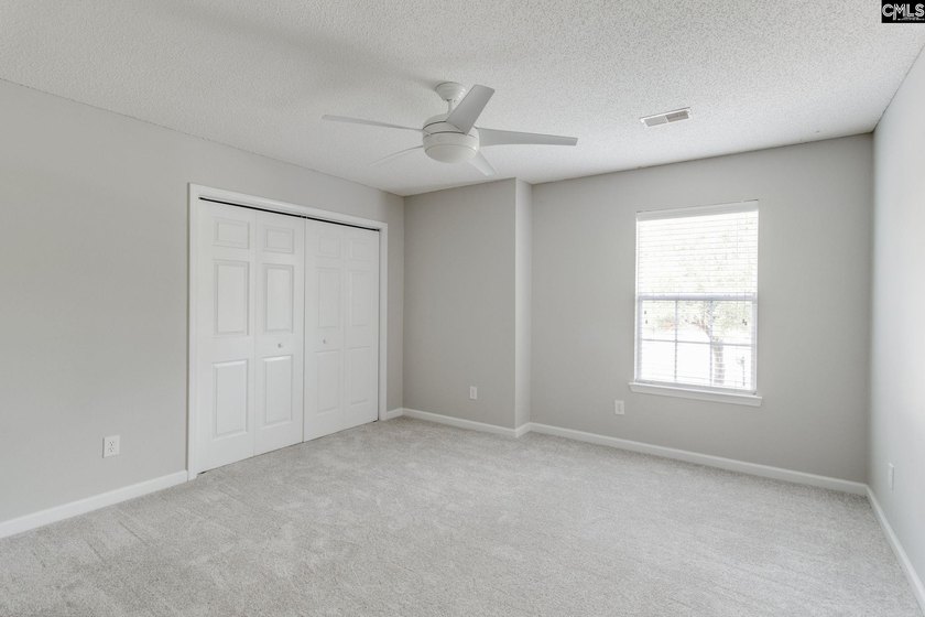 Welcome to this beautifully updated 5-bedroom, 3.5-bath home - photo 40
