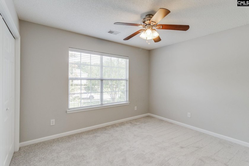 Welcome to this beautifully updated 5-bedroom, 3.5-bath home - photo 44