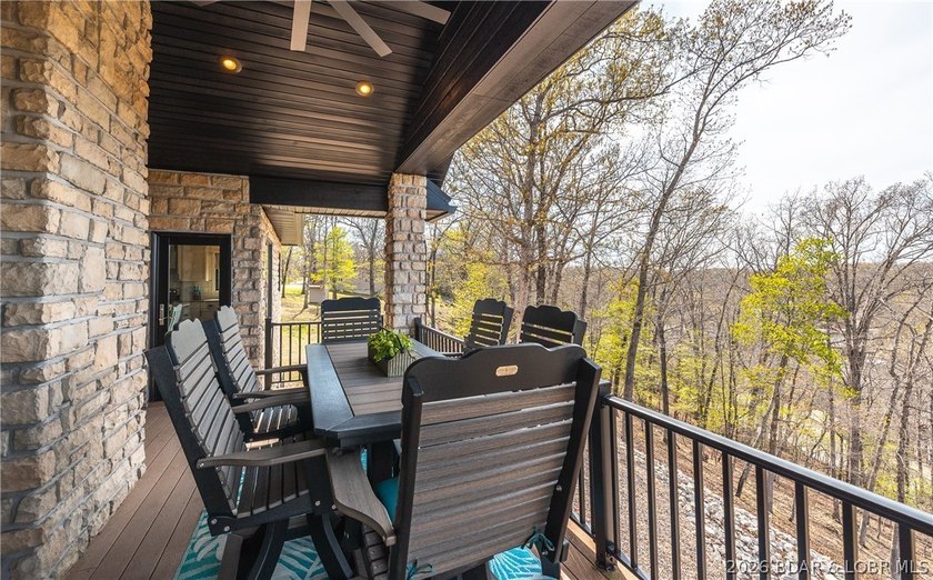 Tucked into a private setting in the heart of town, this - photo 46