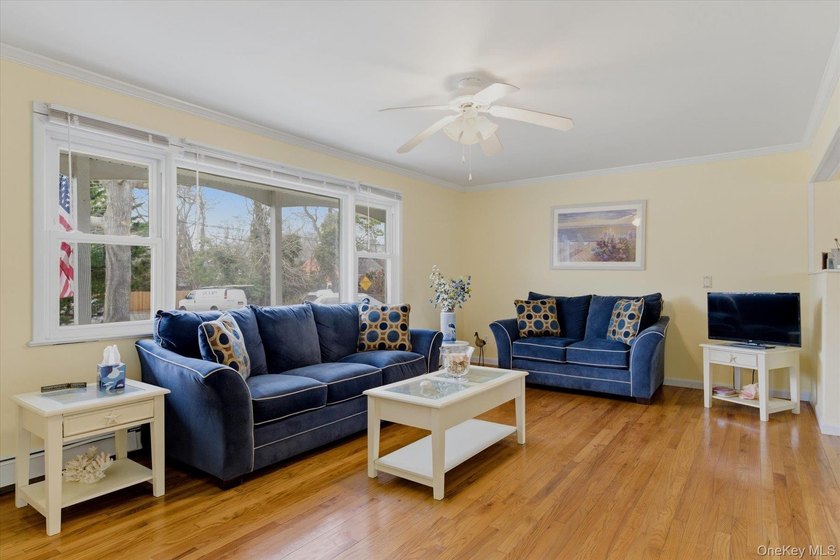 Spacious &amp; clean 3 bedroom/2.5 bath adorable ranch in the heart - photo 2