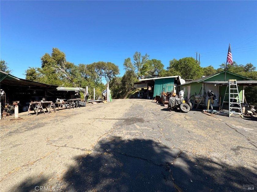 Galloping Vines Estates is a rare opportunity to own a private - photo 25