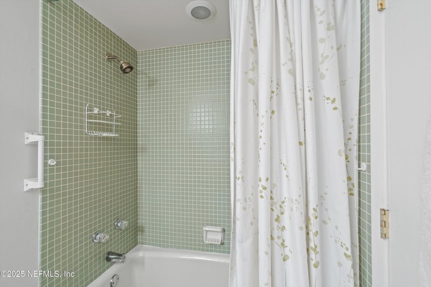 New roof, newer windows! Enjoy resort living in this lovely and - photo 31